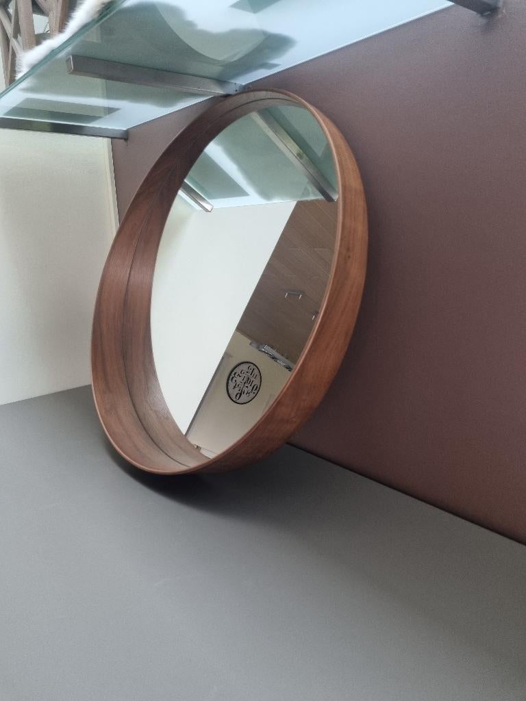 Spiegel ikea rond mahoniekleur, Huis en Inrichting, Woonaccessoires | Spiegels, Ophalen, Rond, Zo goed als nieuw, Minder dan 100 cm