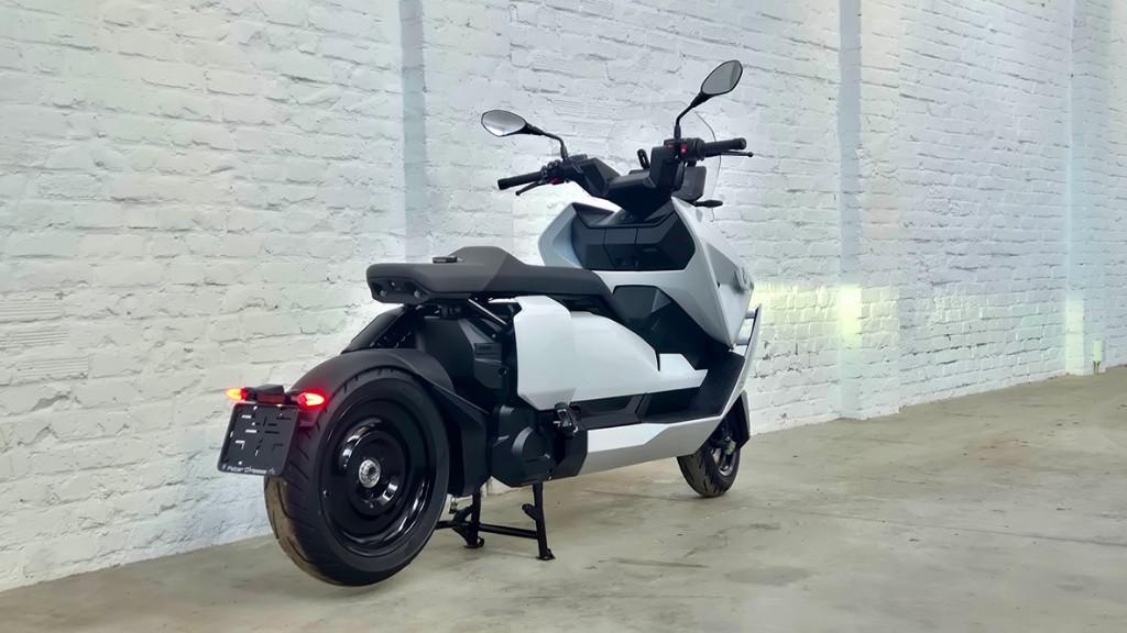 BMW CE 04 — Électrique — BTW Moto — 700 KM @motomobilia, Motos, Scooter, Entreprise, Permis Moto A2 minimum, Poignées chauffantes