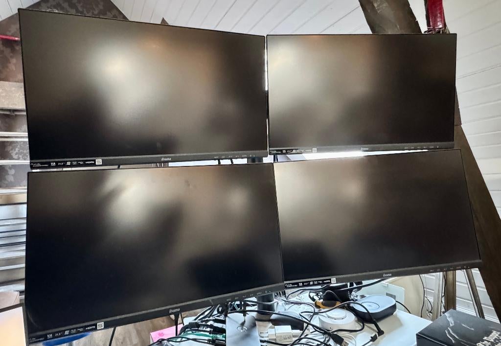 Écrans d'ordinateur IIyama x4-IPS 22" + station d'accueil ++, Informatique & Logiciels, Moniteurs, Haut-parleurs intégrés, IPS