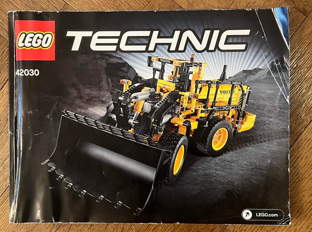 Lego Technic 42030 - Excavatrice VOLVO L350F télécommandée, Ophalen, Gebruikt, Complete set, Lego