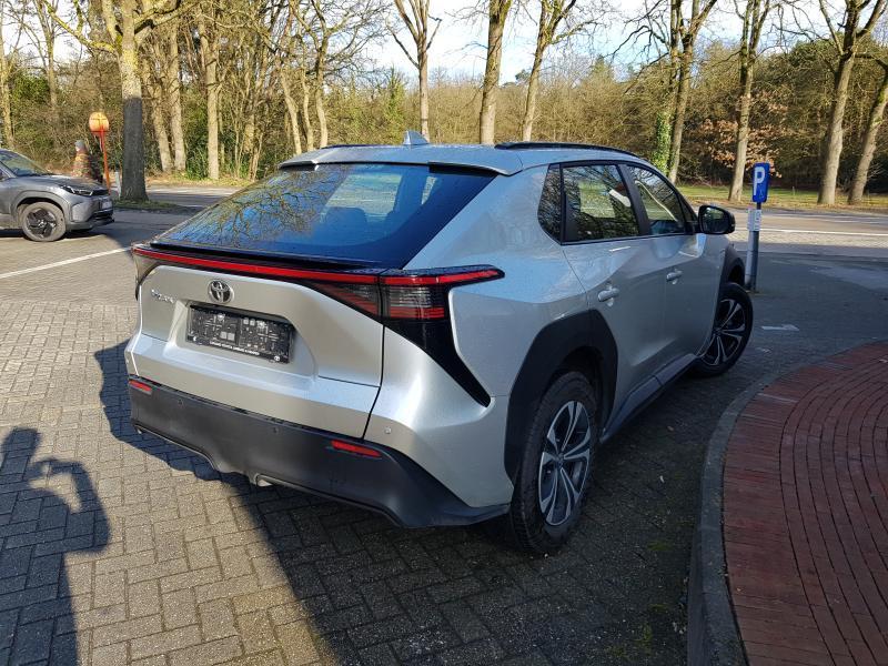 Toyota bZ4X Dynamic EV DIRECTIEWAGEN, Autos, Toyota, Argent ou Gris, Achat, Entreprise, 5 portes