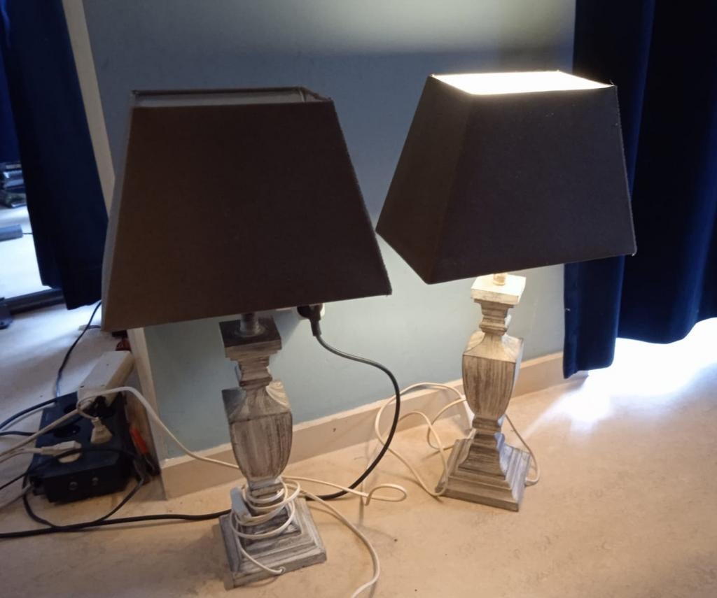 2 identieke  prachtige Newhampton Tafellampen Bruine kap., Maison & Meubles, Lampes | Lampes de table, Enlèvement