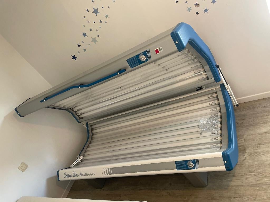 Zonnebank Brown Skin (nieuwe lampen), Ophalen, Zo goed als nieuw, Zonnebank dubbelzijdig, 15 lampen of meer