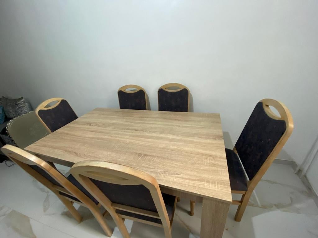 Table a mange, Maison & Meubles, Salles à manger complètes, Enlèvement, Comme neuf, 4 à 6 chaises