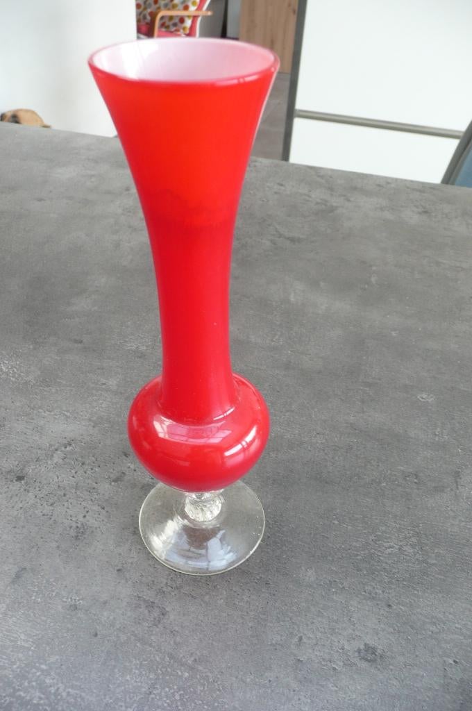 Rood vaasje (MD59), Huis en Inrichting, Ophalen of Verzenden, Minder dan 50 cm, Rood, Glas