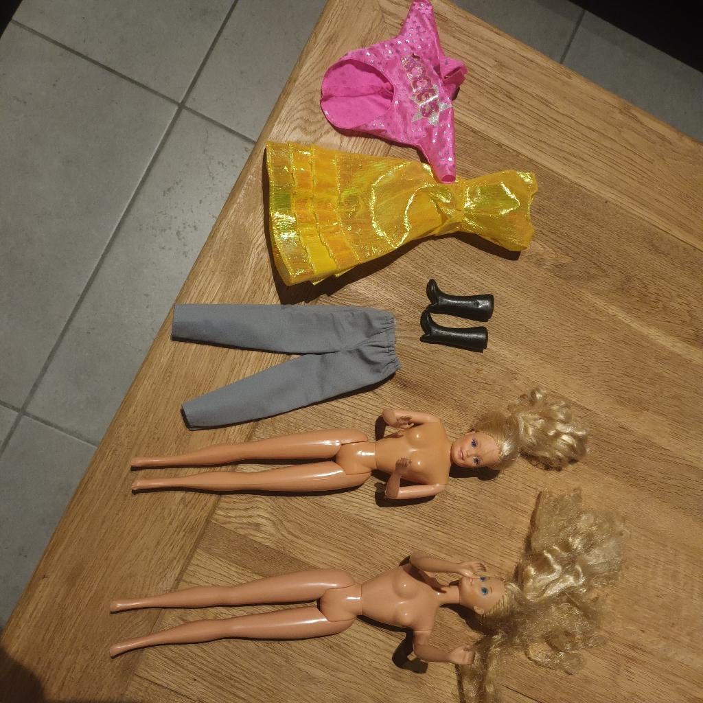 2 Barbie Mattel pop 1966 philippines malaysiasië, Verzenden, Gebruikt, Barbie