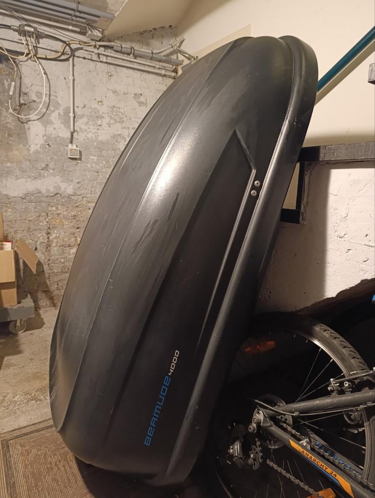 Coffre de toit Norauto a vendre 0488577626 pas d'envoi