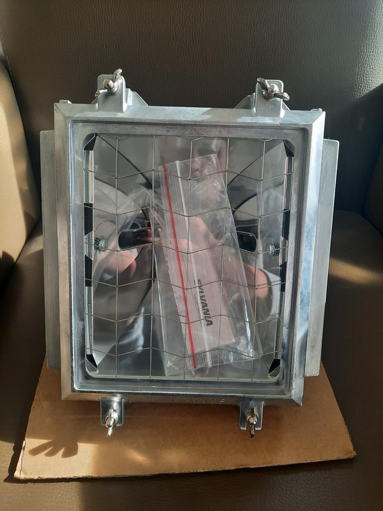 Sylvania lamp, Ophalen