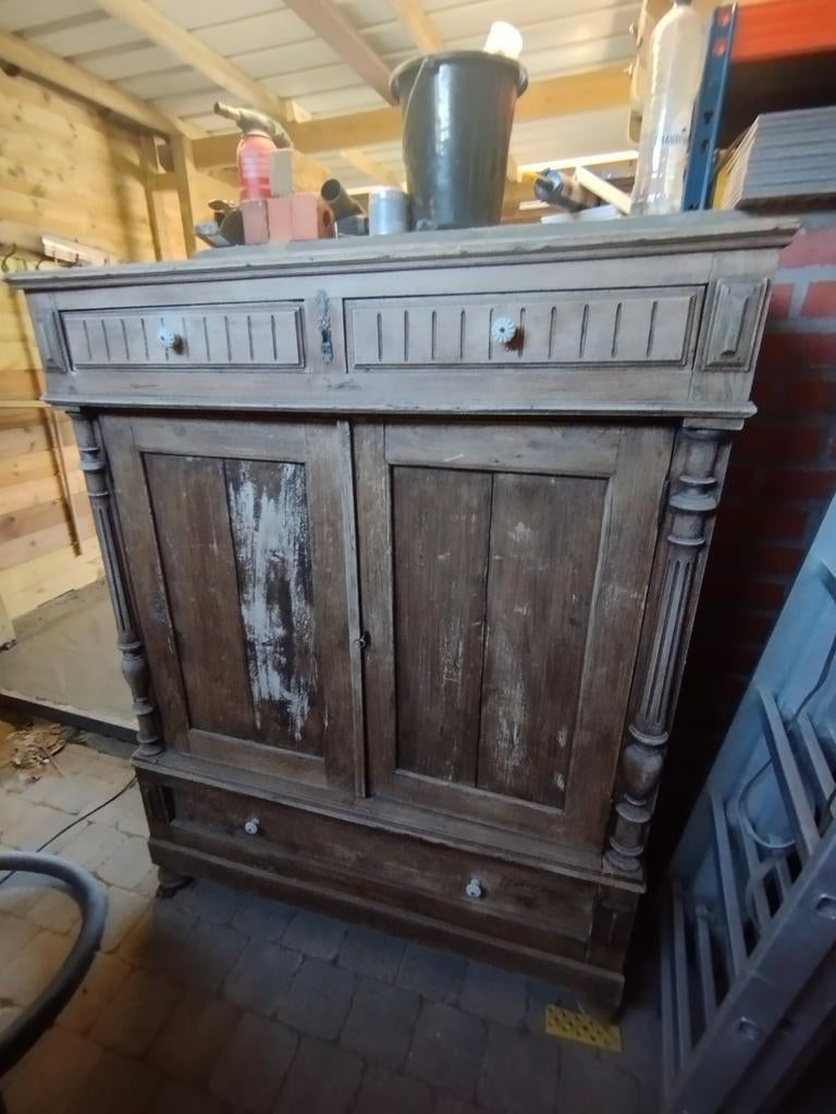 Antieke .kast te koop., Ophalen