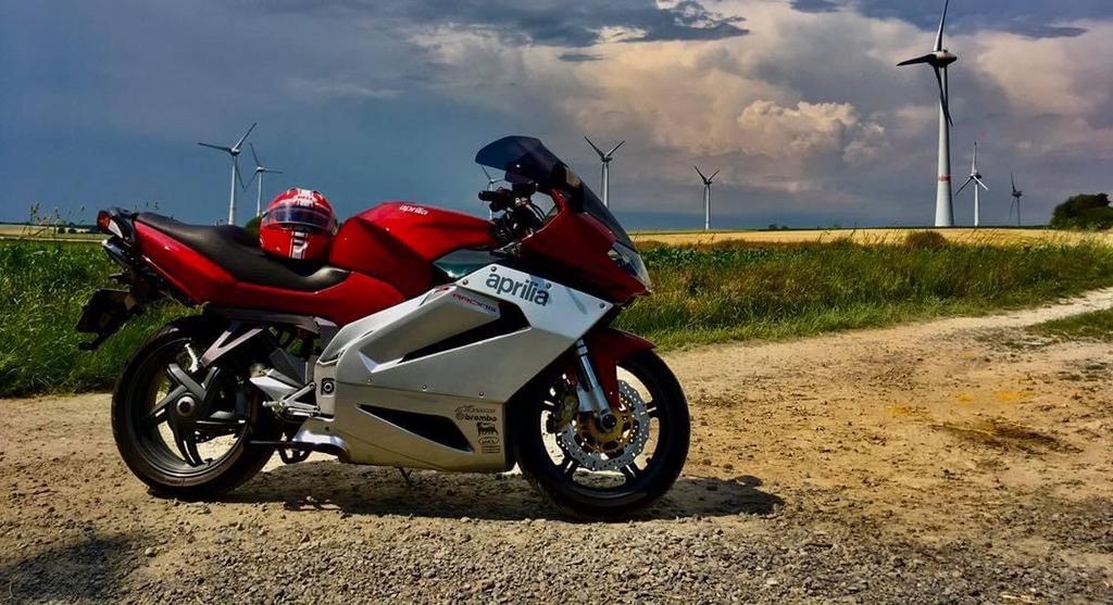 Aprilia Futura RST 1000, Plus de 35 kW, 2 cylindres, Particulier, Autre