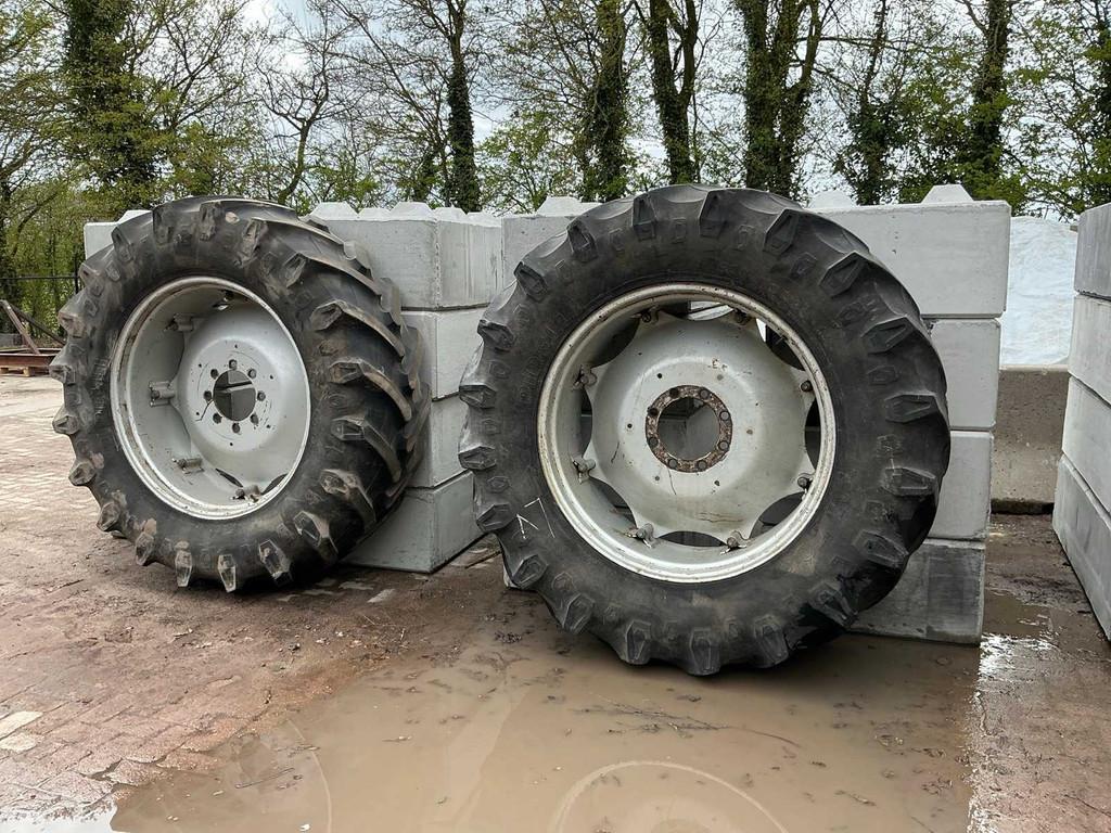 Pneus, roue et jante Pirelli TM700 (2x), Articles professionnels