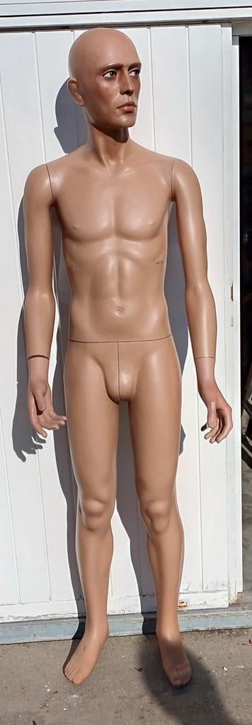 Mannequin pop Bondini compleet, Ophalen