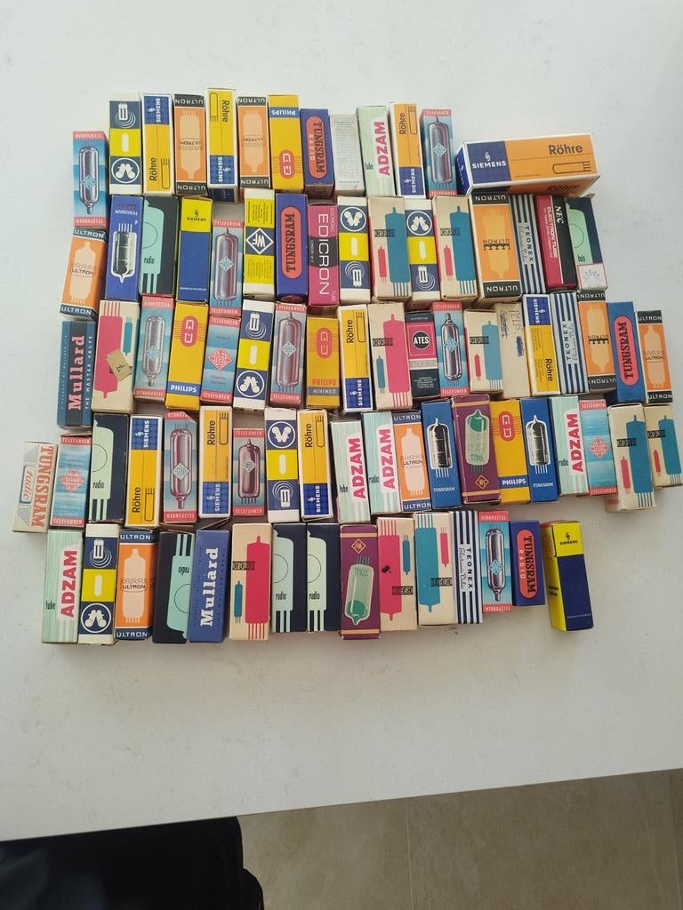 Lot de Tubes Électroniques / Lampes Radio Vintage (Mullard,, TV, Hi-fi & Vidéo, Radio