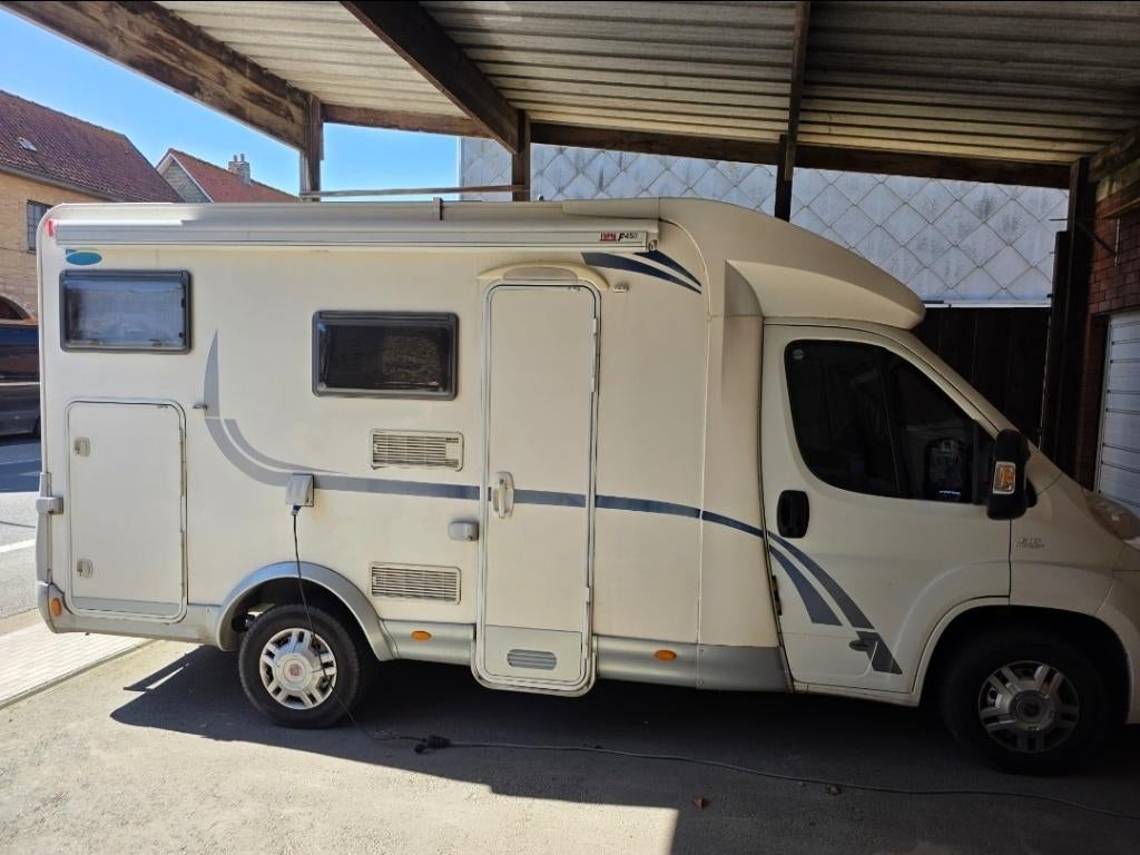 Ducato 2.3 JTD McLouis P700 bj. 2010 69500km 1ste eigenaar, Caravans en Kamperen, Fiat, Fietsendrager, Douche, Bedrijf