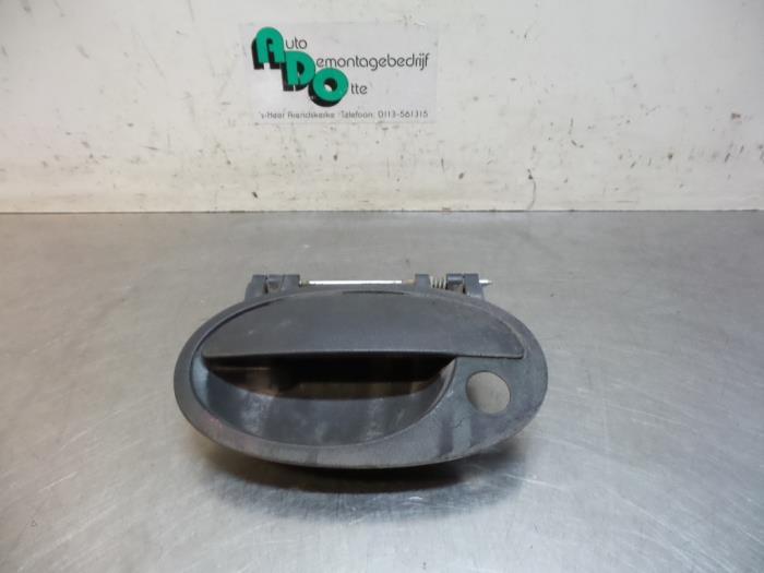 Poignée portière arrière camionnette d'un Opel Combo (Com, -, Opel, Utilisé, -