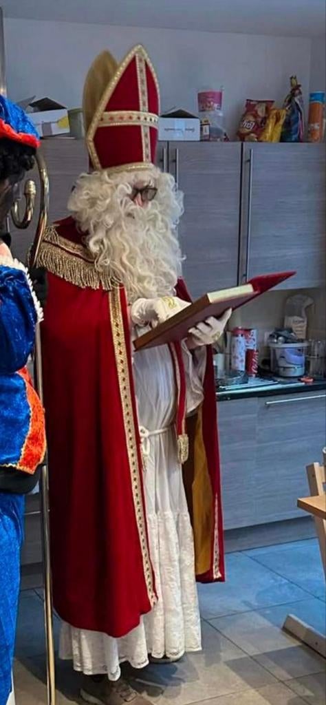 Sinterklaas kostuum, Diversen, Sinterklaas, Ophalen