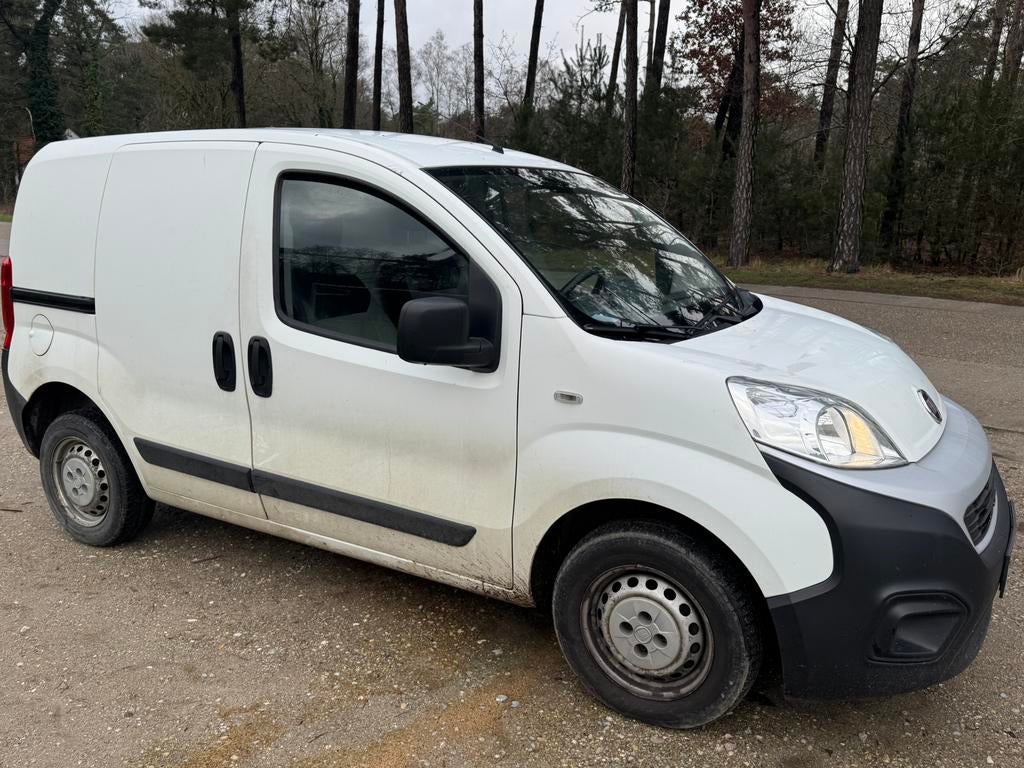 Fiat Fiorino Euro 6b Airco Navi Spotprijs, Auto's, Bestelwagens en Lichte vracht, Euro 6, Bedrijf, Diesel, Radio