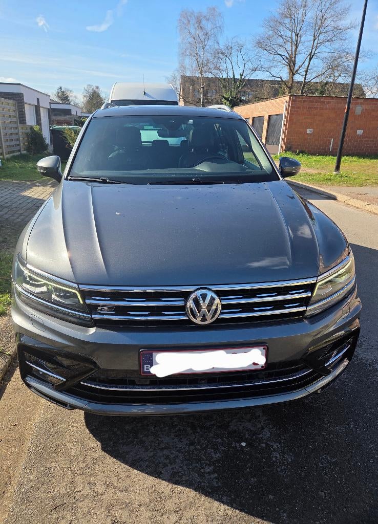 Volkswagen Tiguan R-Line 2.0 TDI 4Motion, Auto's, Automaat, USB, Leder, Particulier