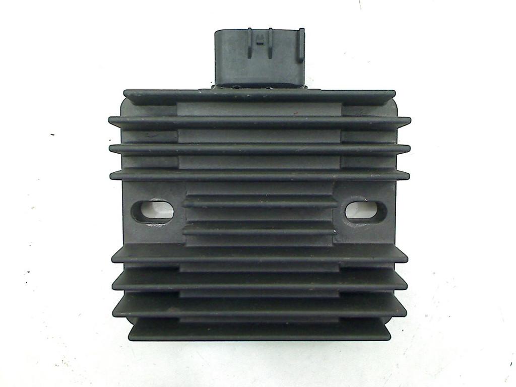 REGULATEUR DE TENSION YP 400 MAJESTY 2009-2014 (YP400 SH06), Motos, Pièces | Yamaha, Utilisé
