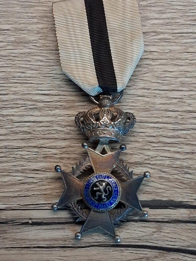 Ordre des Chevaliers Léopold II, Collections, Envoi