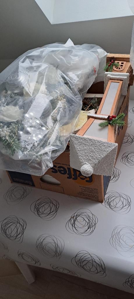 Decoratie spullen, Ophalen