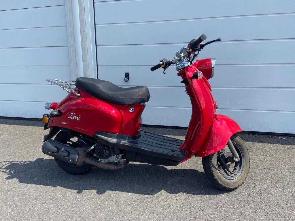 Zoë Venesi scooter, Fietsen en Brommers, Ophalen, Benzine, 50 cc, Klasse B (45 km/u)