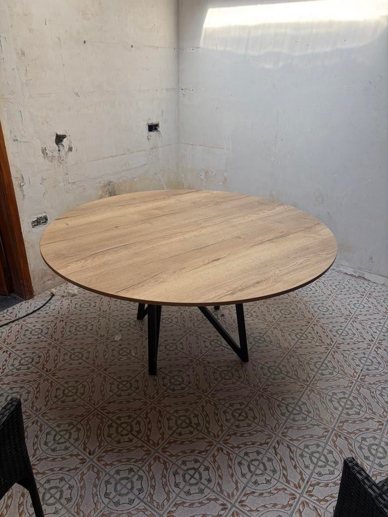 Ronde eettafel zonder stoelen – goede staat, Huis en Inrichting, Tafels | Eettafels, Ophalen, Zo goed als nieuw, Vijf personen of meer