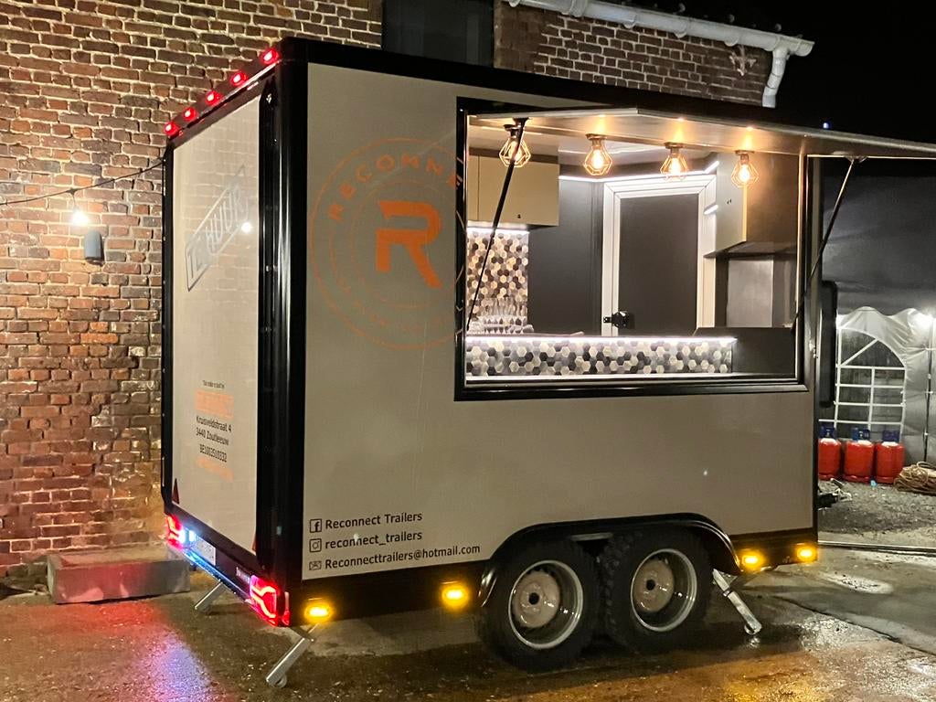 TE HUUR: Foodtruck/ foodtrailer., Enlèvement