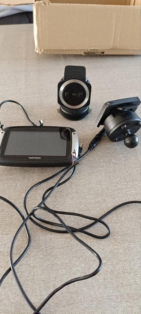 TomTom 400 moter en auto GPS, Motoren, Ophalen