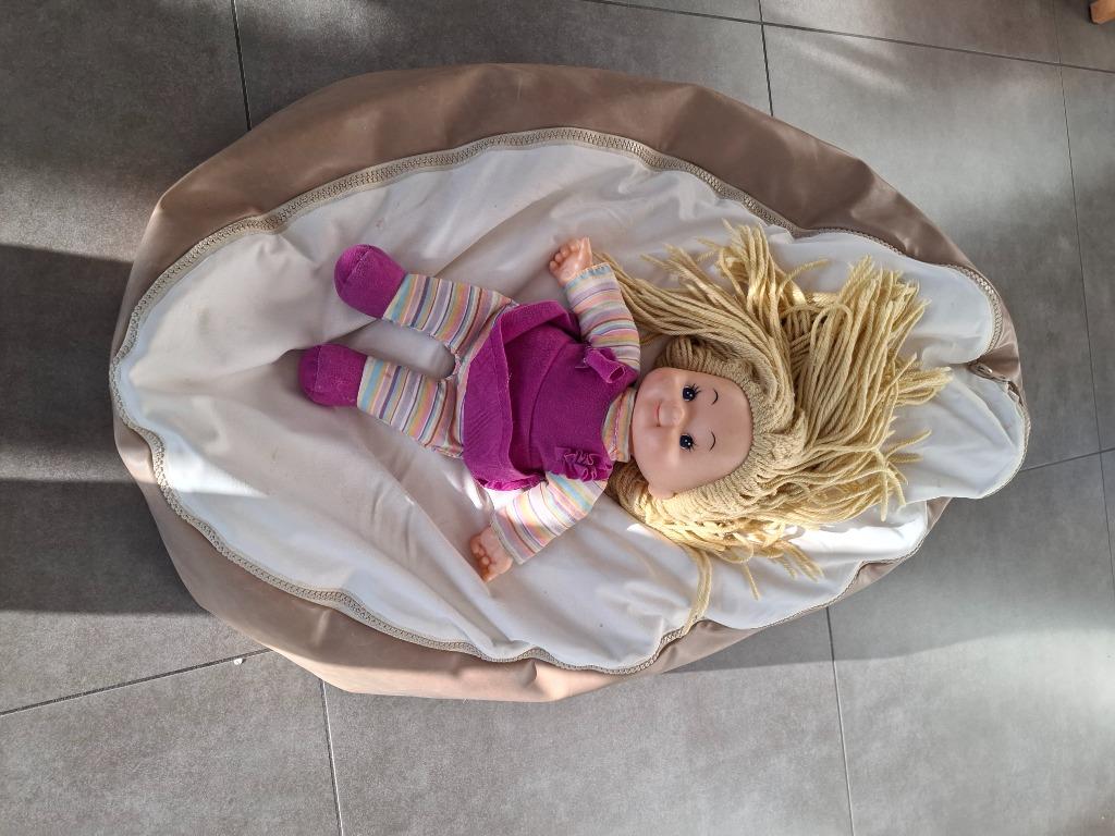 Baby kussen, Ophalen, Jongetje of Meisje, Beige, Zo goed als nieuw