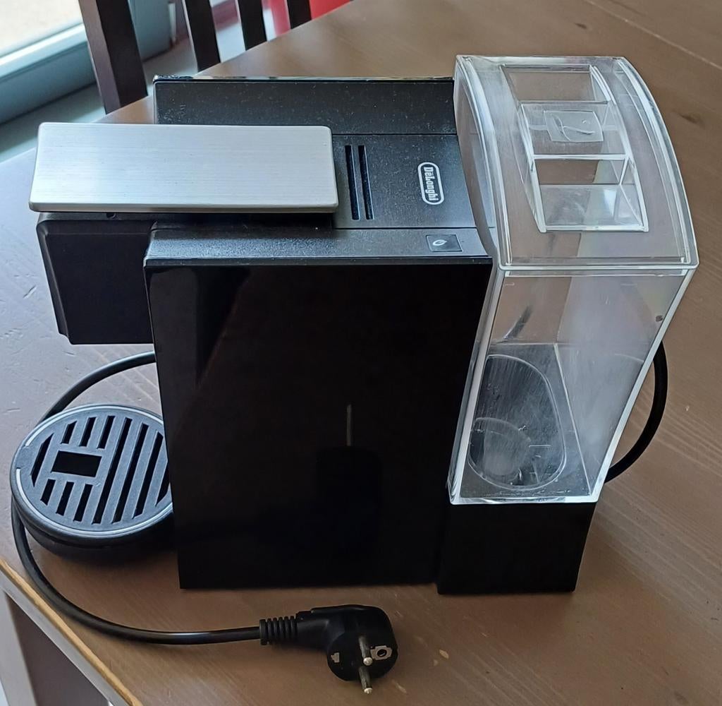 22) Théière T delonghi, Enlèvement, Utilisé