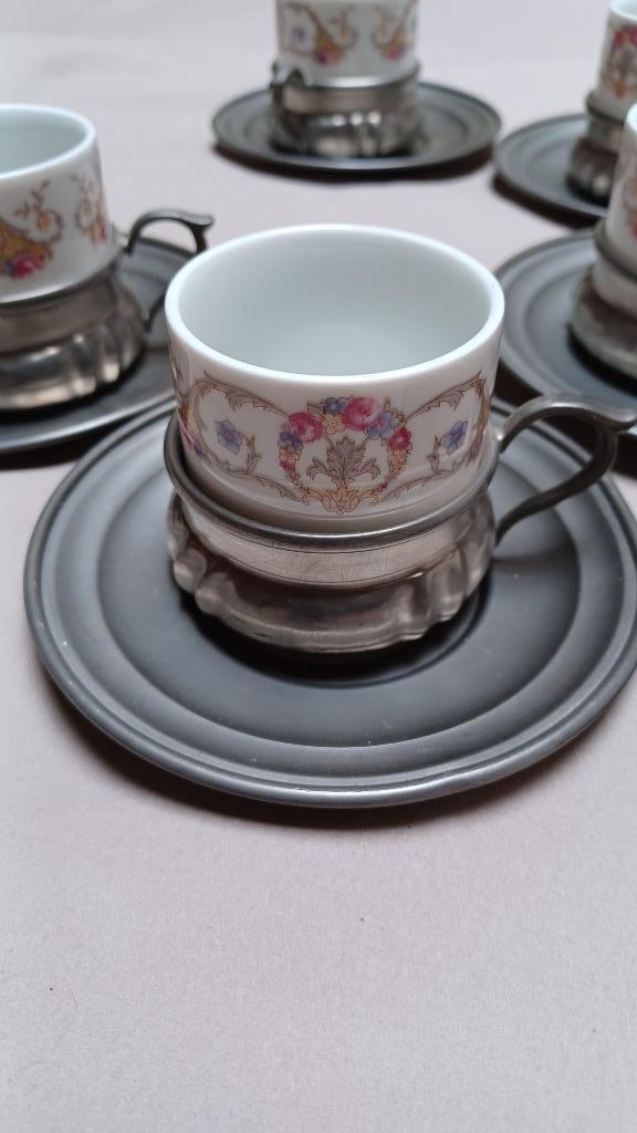 6 mokkatasjes met tinnen houder en schotel, Ophalen