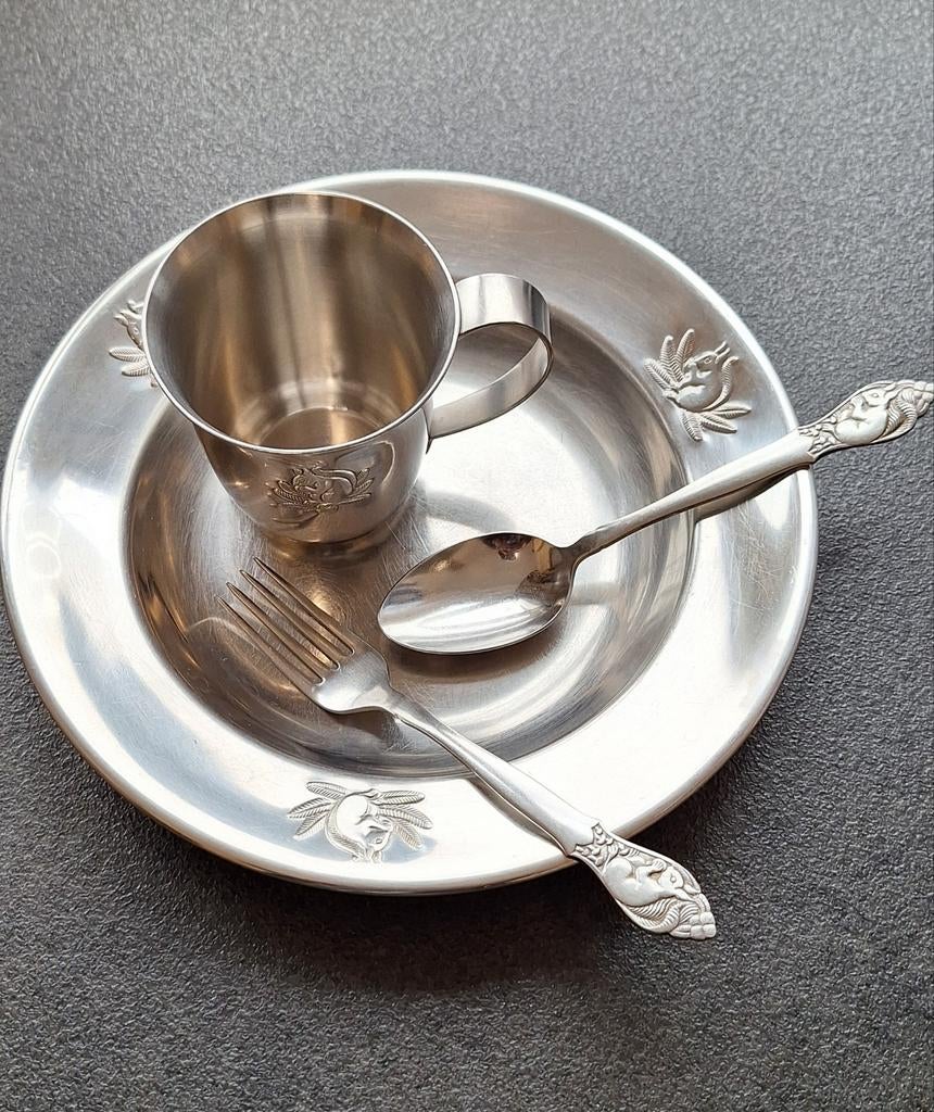 Vaisselle vintage assiette tasse couverts métal argenté, Enlèvement ou Envoi