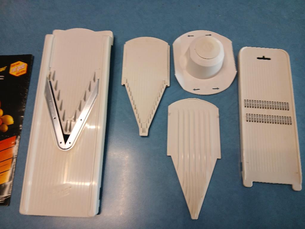 Mandoline avec divers accessoires, Enlèvement ou Envoi, Utilisé