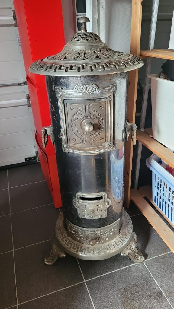 Ancien poêle en fonte L.F.B Haren Imperia 482 - A SAISIR, Maison & Meubles, Poêles, Utilisé, Autoportant, Poêle à bois, Bois, Enlèvement