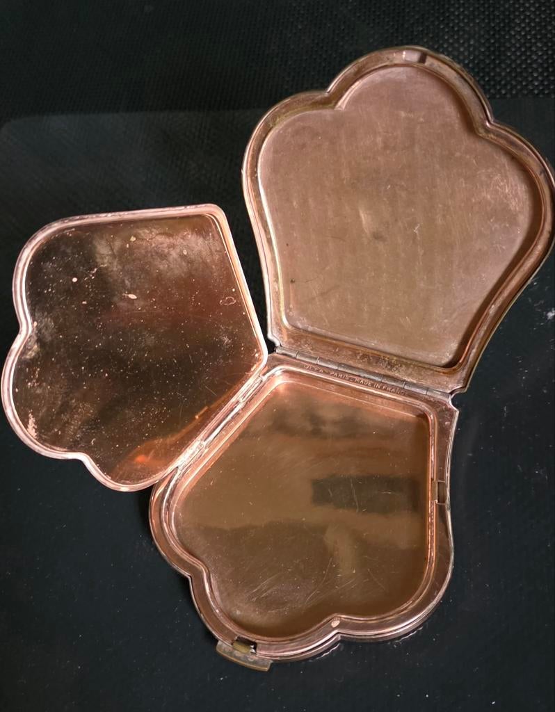 OLFA Paris Poederdoos, Ophalen