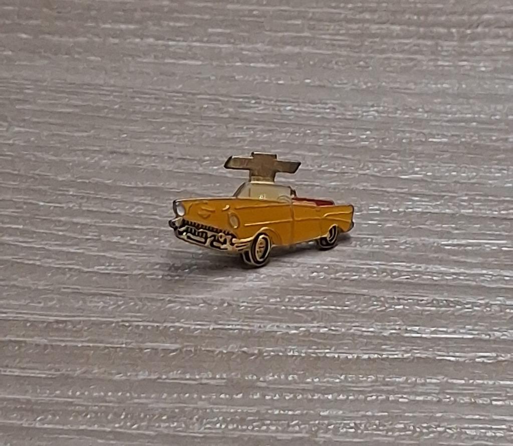PIN - CHEVROLET - AUTO - VOITURE, Verzenden, Gebruikt, Transport, Speldje of Pin