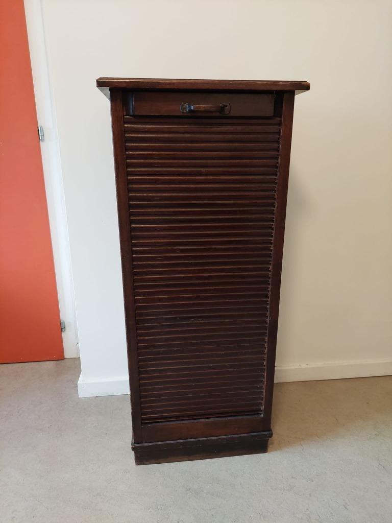 Roldeurkast, Ophalen