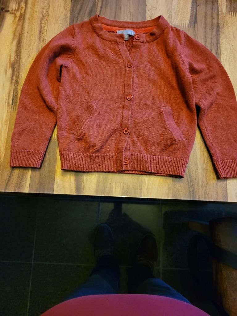 Truitje met knopen en zakjes mt 98, Kinderen en Baby's, Ophalen of Verzenden, Zo goed als nieuw