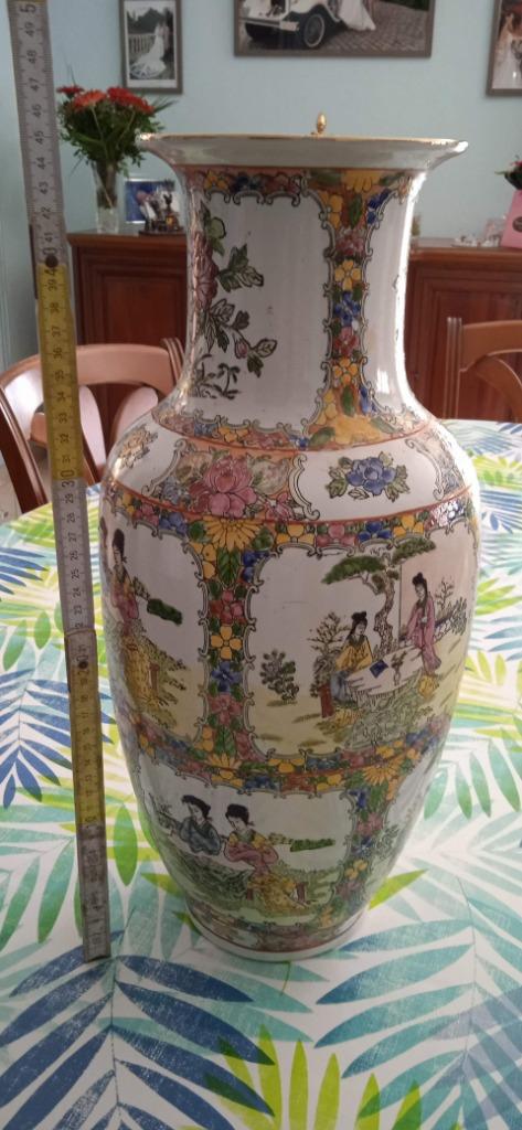 CHINESE VAAS MET STEMPEL + BASIS, Ophalen