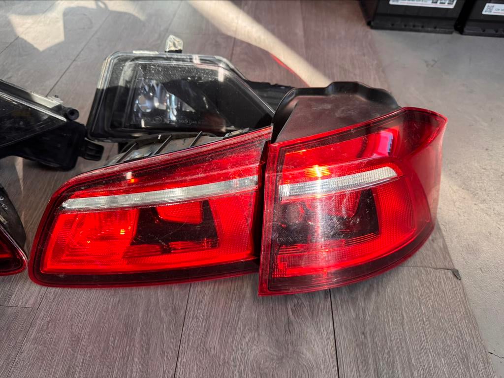 Feu arrière gauche complet + arrière droite  vw Sportsvan, Enlèvement, Utilisé, Volkswagen