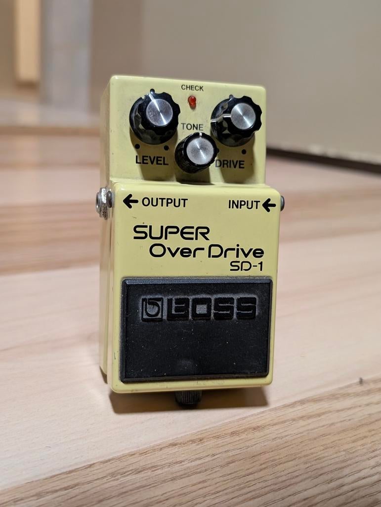 Boss SD-1 Super OverDrive (made in Japan), Musique & Instruments, Effets, Comme neuf, Enlèvement ou Envoi