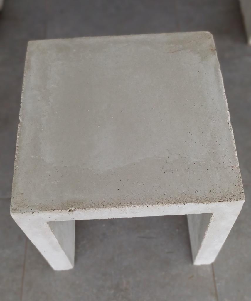 Tuintafel in wit beton, Ophalen, Nieuw, Vierkant, Overige materialen