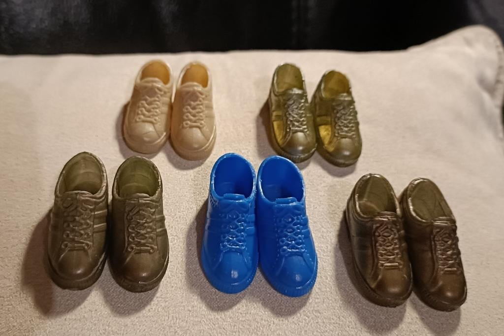 Espadrilles vintage Barbie Ken, Collections, Poupées, Utilisé, Enlèvement ou Envoi