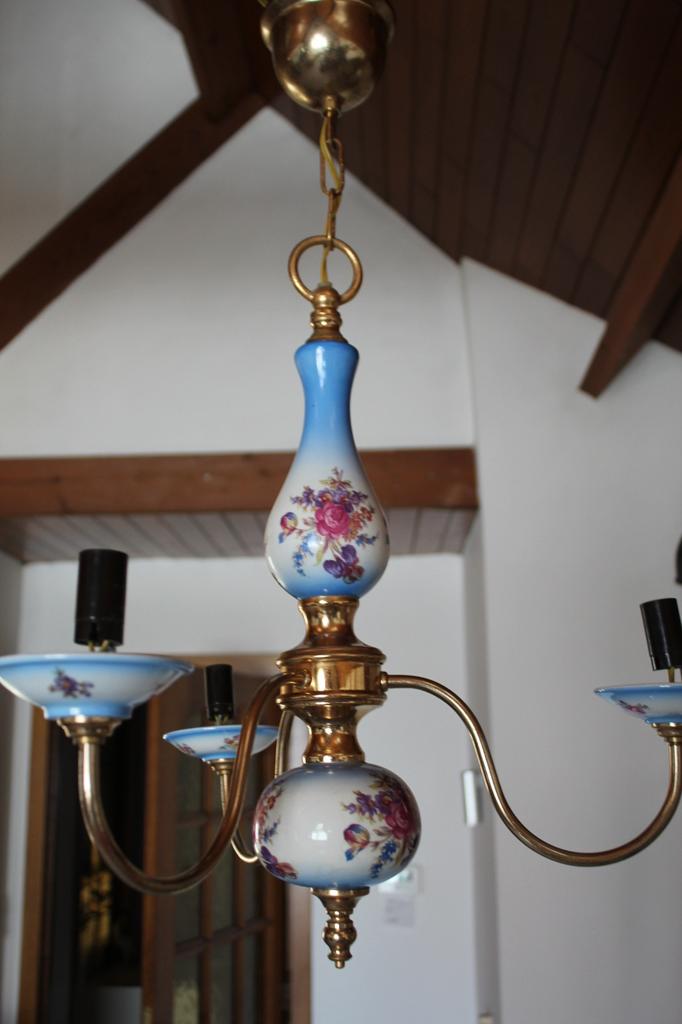 Lustre en porcelaine, Enlèvement, Utilisé