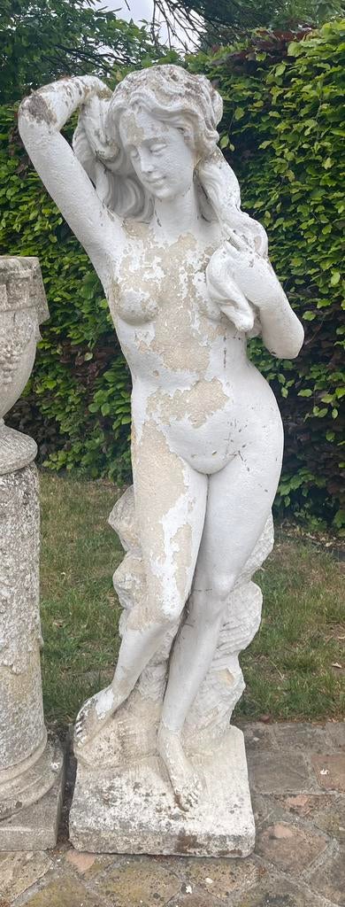 Tuinbeeld witte franse steen + sokkel arduin, Tuin en Terras, Tuinbeelden, Ophalen, Zo goed als nieuw, Steen