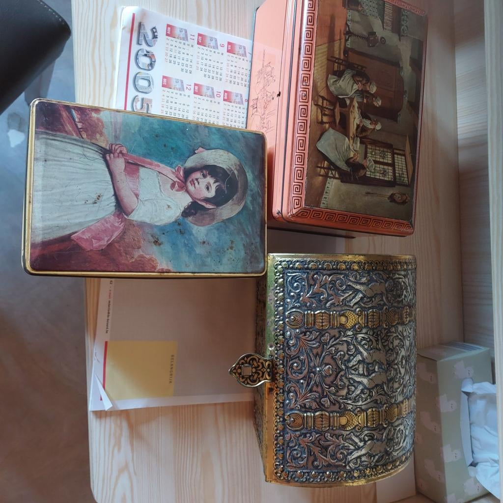 3 oude koekendozen?, Ophalen of Verzenden