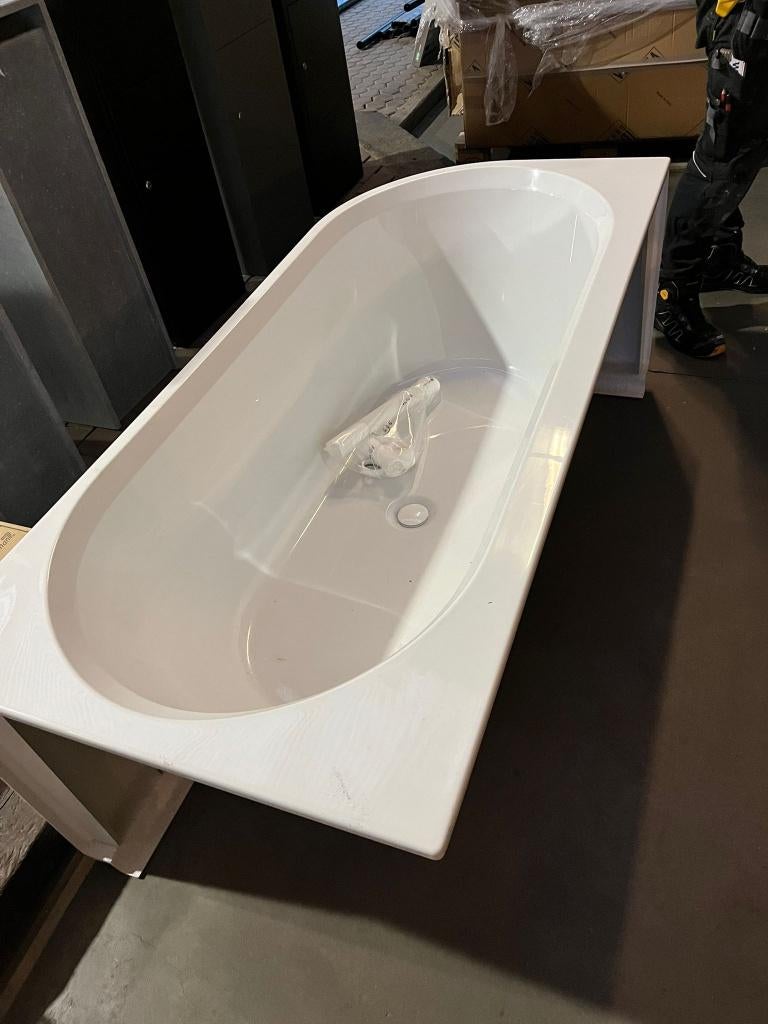 bad RIHO, Doe-het-zelf en Bouw, Ophalen, Nieuw, Bad