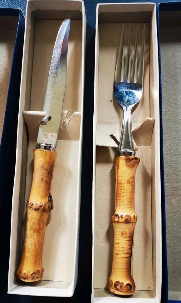 Bambou et rotin, couverts des années 60 conservés dans leur, Collections, Rétro, Maison et Meubles, Enlèvement ou Envoi