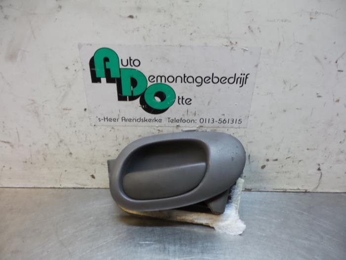 Poignée portière 2portes droite d'un Peugeot 206, -, 3 mois de garantie, Utilisé, -
